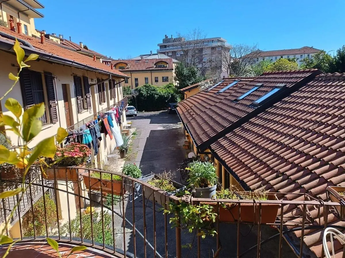 Peaceful Two-Room Apartment On The Navigli, Surrounded By Greenery Milan