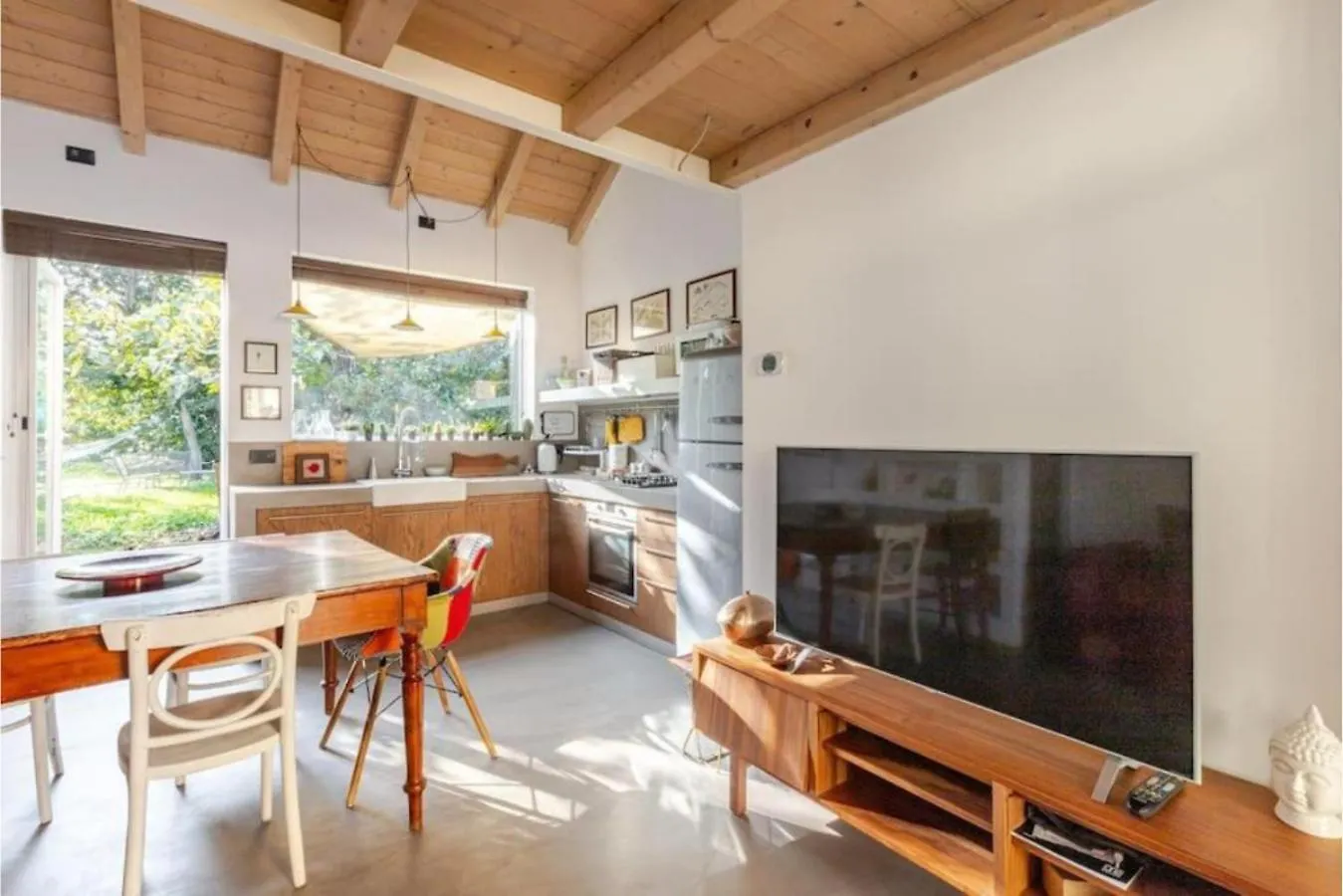 Peaceful Two-Room Apartment On The Navigli, Surrounded By Greenery Milan Italy