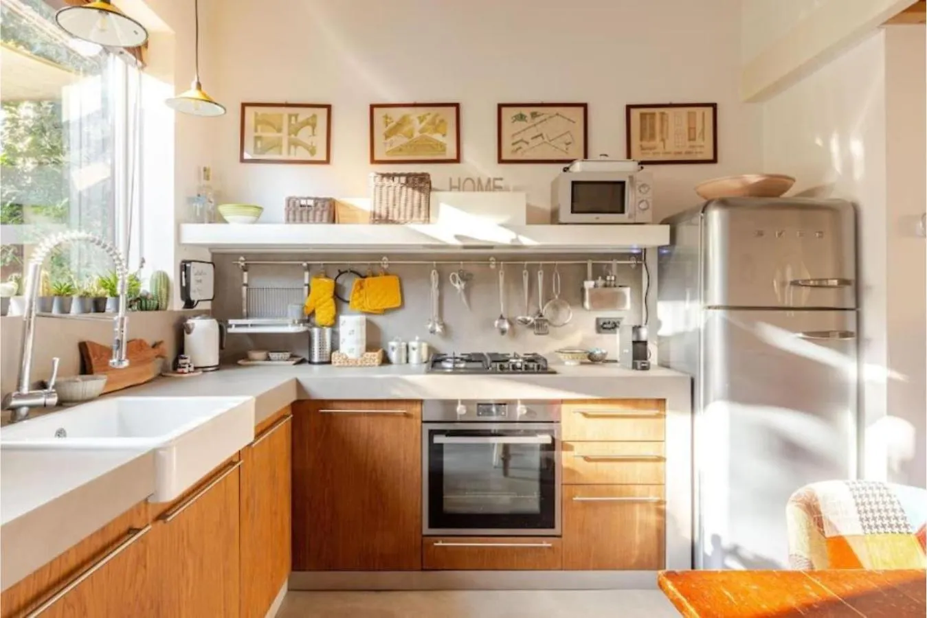 Peaceful Two-Room Apartment On The Navigli, Surrounded By Greenery Milan